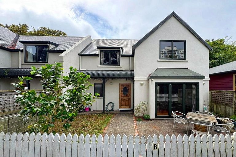 Photo of property in 33b Nairn Street, Mount Cook, Wellington, 6011
