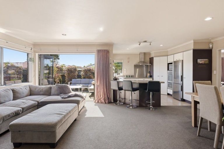 Photo of property in 16 Marick Place, Papamoa Beach, Papamoa, 3118