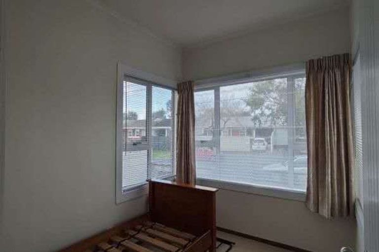 Photo of property in 52 Old Lake Road, Narrow Neck, Auckland, 0624