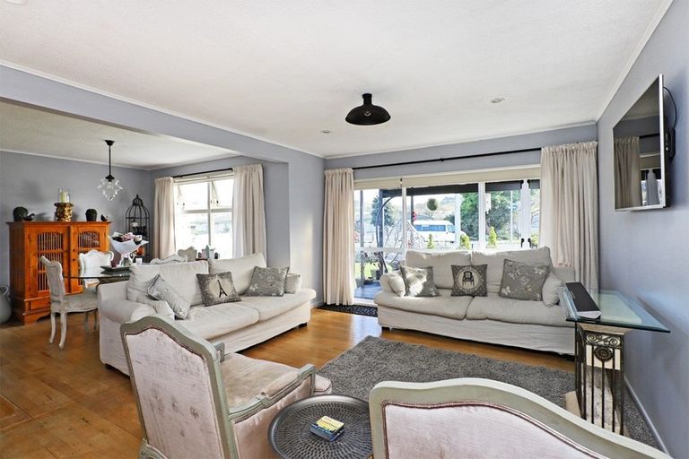 Photo of property in 75 Church Road, Taradale, Napier, 4112