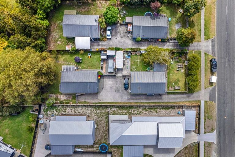 Photo of property in 2/137 Awaroa Road, Helensville, 0800