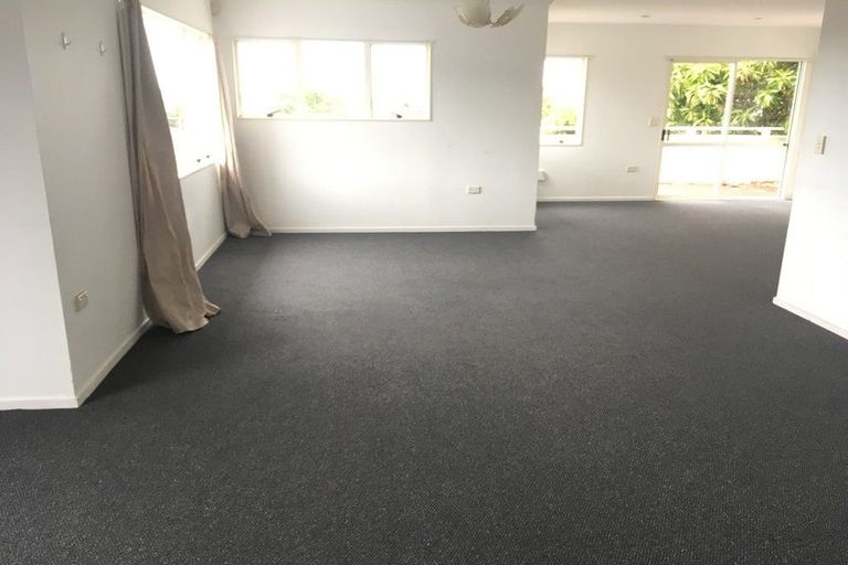 Photo of property in 8 Alice Place, Hillcrest, Auckland, 0627