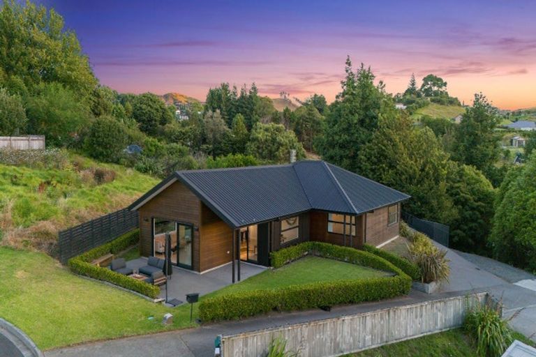 Photo of property in 27 Greenvale Place, Welcome Bay, Tauranga, 3112