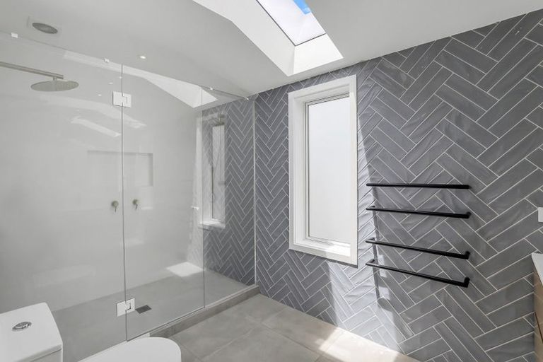 Photo of property in 26c Stottholm Road, Titirangi, Auckland, 0604