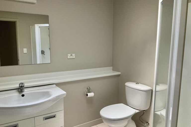 Photo of property in 24/8 Carolina Place, Albany, Auckland, 0632