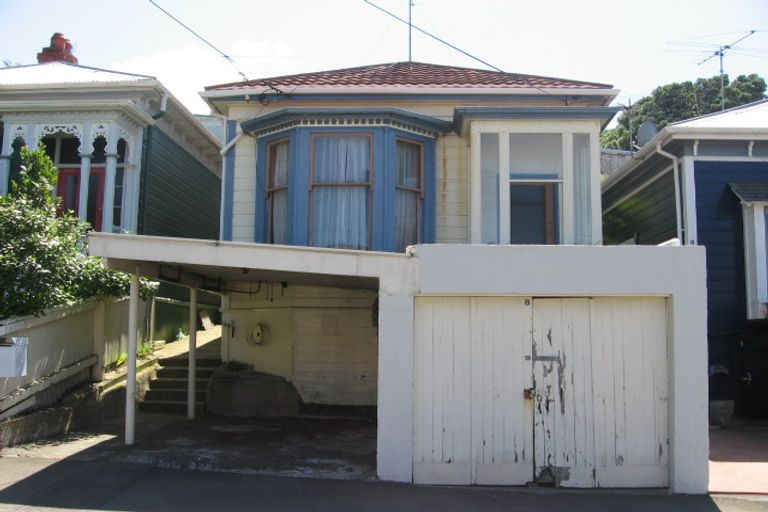 Photo of property in 8 Ranfurly Terrace, Mount Cook, Wellington, 6021