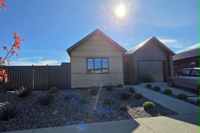 Photo of property in 4 Pipson Way, Lake Hawea, 9382