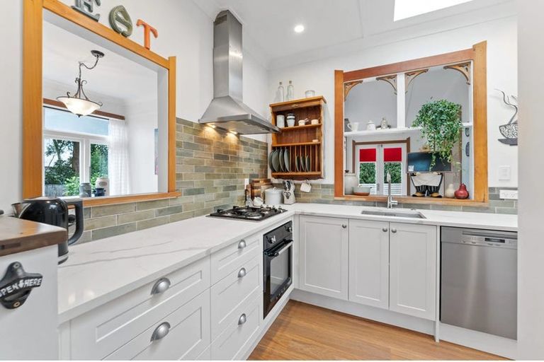 Photo of property in 10 Tamatea Road, Taupo, 3330