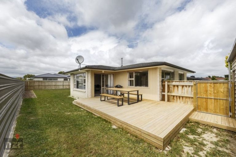 Photo of property in 23a John F Kennedy Drive, Milson, Palmerston North, 4414