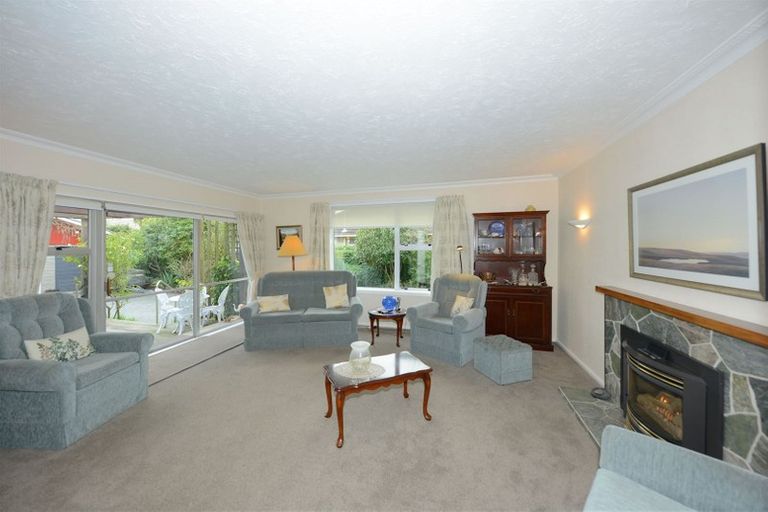 Photo of property in 33 Tintern Avenue, Avonhead, Christchurch, 8042