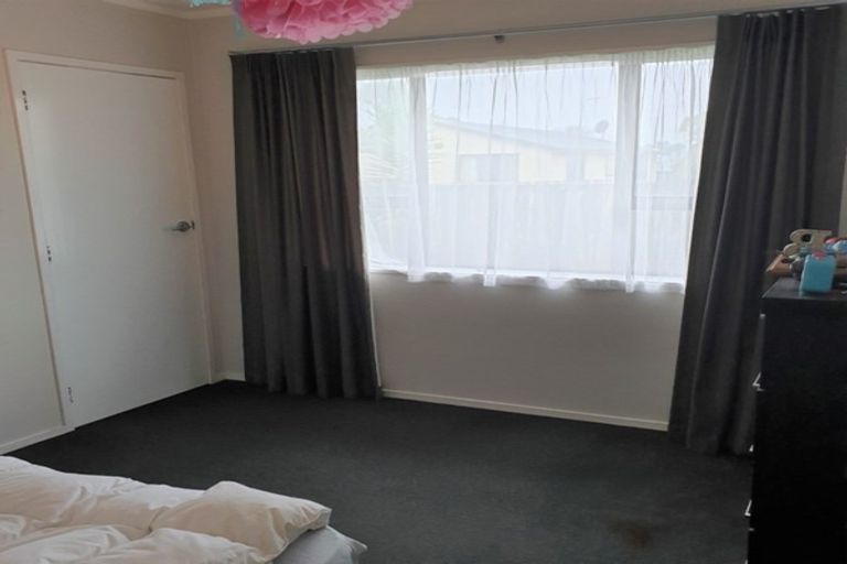 Photo of property in 30 Riverside Drive, Waiuku, 2123