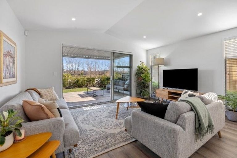 Photo of property in 74 Saint Pauls Drive, Brookfield, Tauranga, 3110