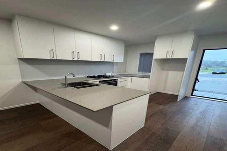 Photo of property in 25 Olearia Street, Totara Park, 2019
