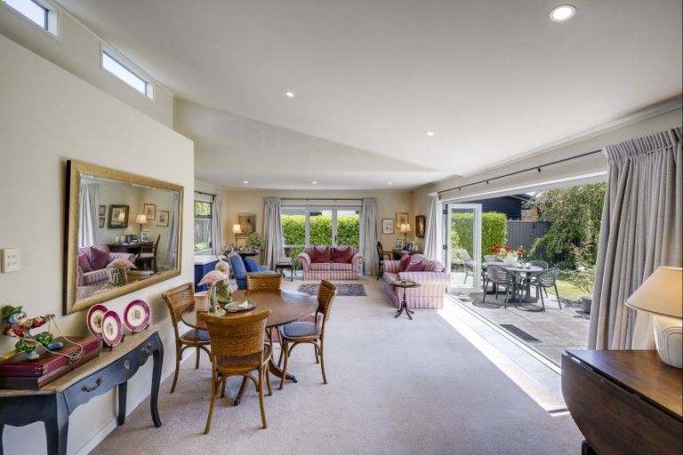 Photo of property in 28a Middle Road, Havelock North, 4130
