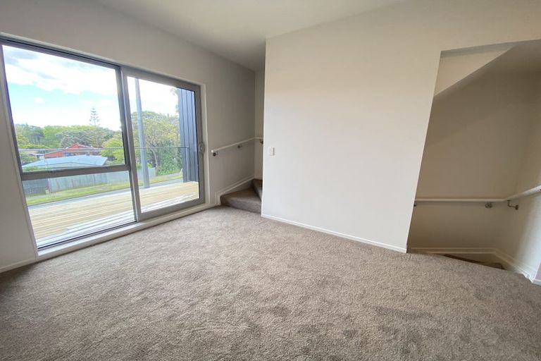 Photo of property in 6/36 Edmonton Road, Henderson, Auckland, 0612