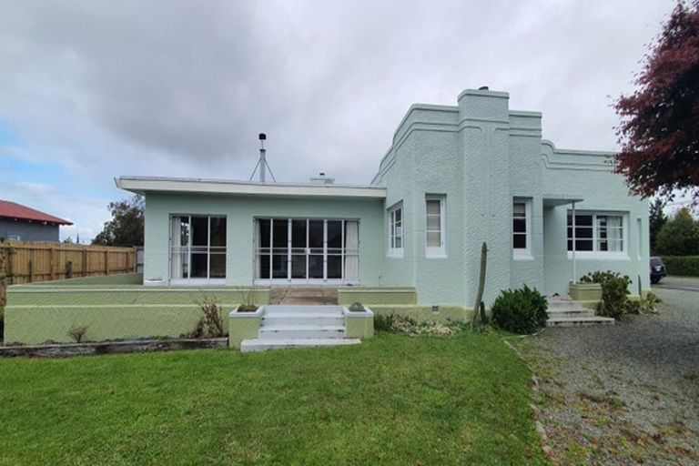 Photo of property in 53 Rhodes Street, Waimate, 7924