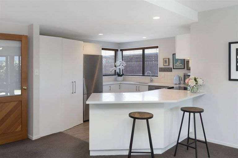 Photo of property in 16 Coniston Avenue, Ilam, Christchurch, 8041