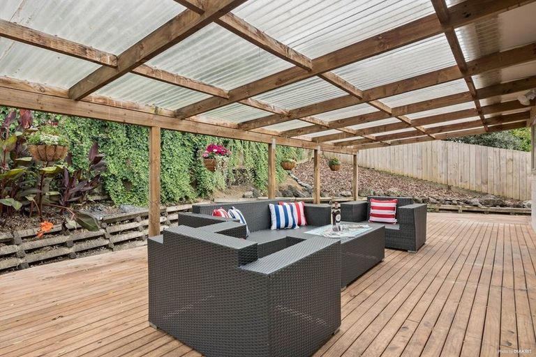 Photo of property in 1/10 Mcquoid Place, Glenfield, Auckland, 0629