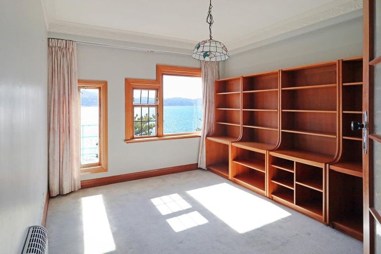 Photo of property in Sunhaven Flats, 262 Oriental Parade, Oriental Bay, Wellington, 6011