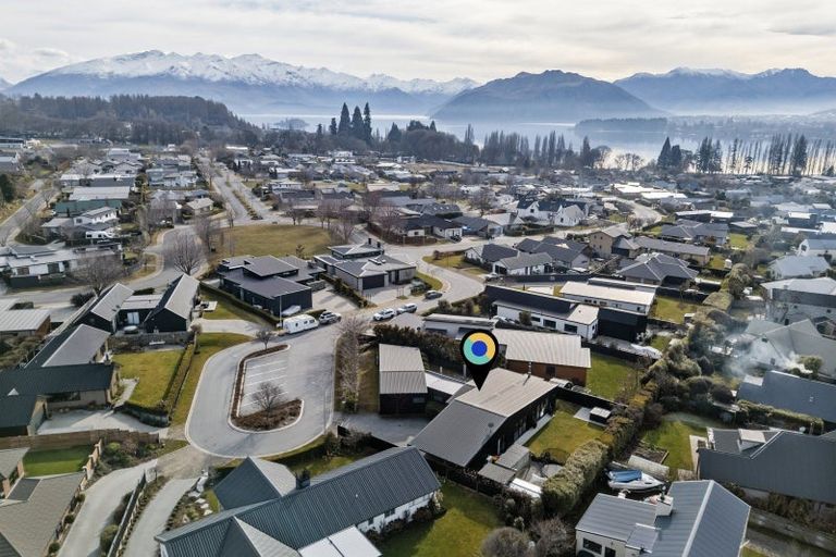 Photo of property in 13 Eden Close, Wanaka, 9305