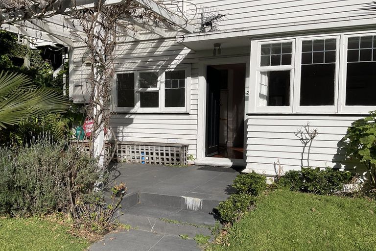 Photo of property in 2b Wilkinson Street, Oriental Bay, Wellington, 6011