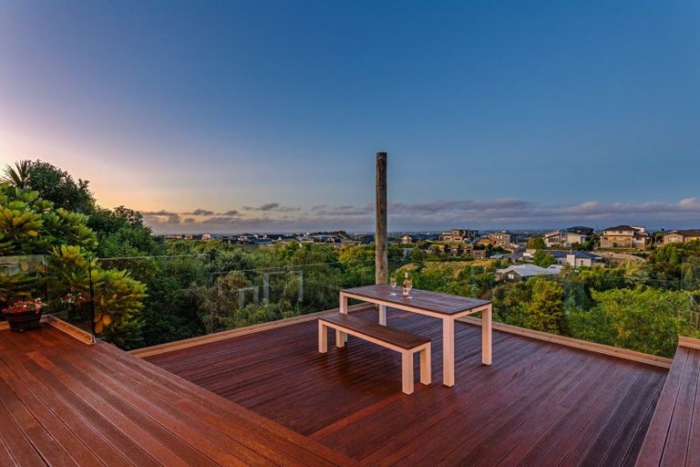 Photo of property in 117 Ruapehu Drive, Fitzherbert, Palmerston North, 4410