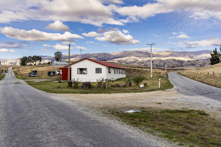 Photo of property in 42 Kawiu Road, Levin, 5510