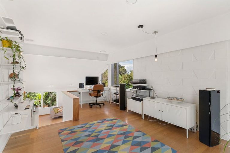Photo of property in 22 Park Road, Glenfield, Auckland, 0629