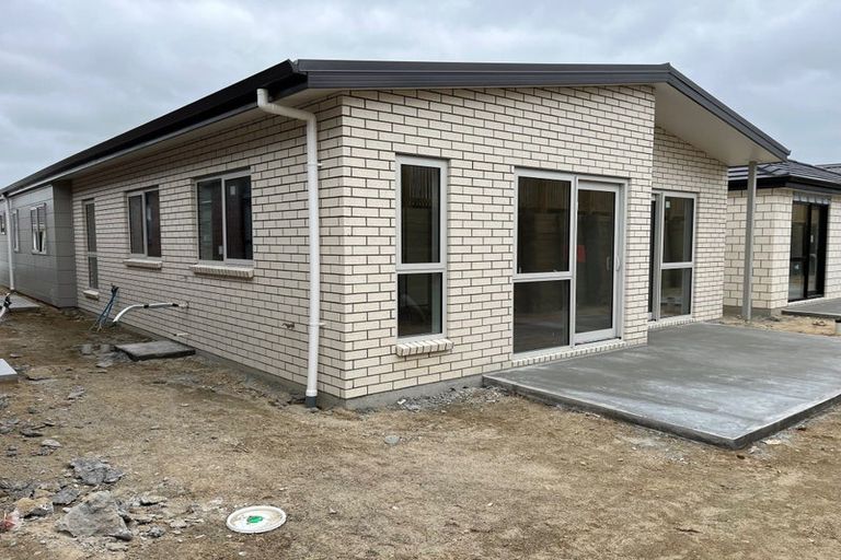 Photo of property in 21 Waruhia Crescent, Rototuna North, 3281