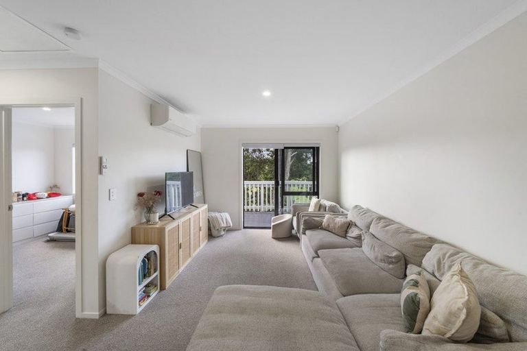 Photo of property in 2/72 Alabaster Drive, Papatoetoe, Auckland, 2025