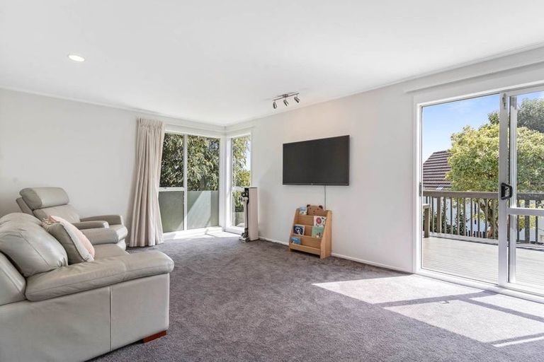 Photo of property in 13 Tree View Avenue, Glenfield, Auckland, 0629