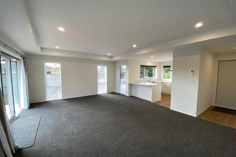 Photo of property in 1/230 Grahams Road, Burnside, Christchurch, 8053