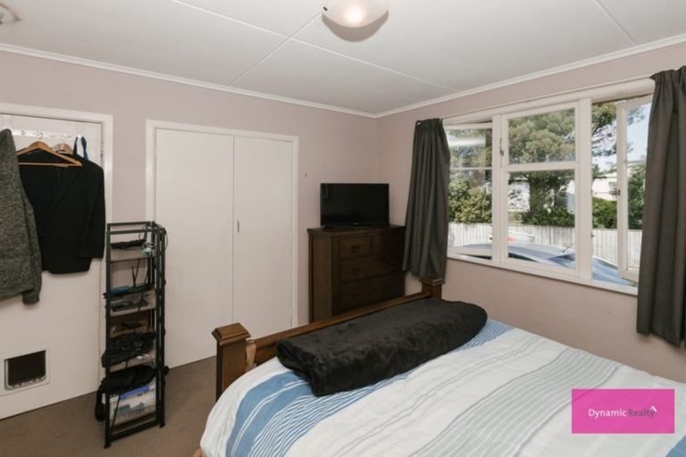Photo of property in 11 Lewis Place, Highbury, Palmerston North, 4412