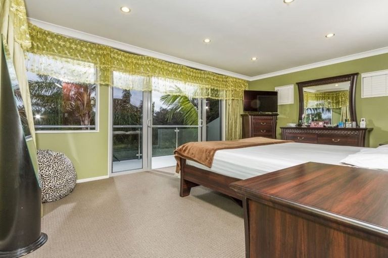 Photo of property in 11 Mistral Place, West Harbour, Auckland, 0618