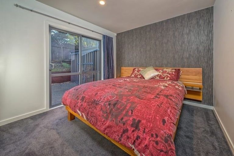 Photo of property in 100b Lake Road, Northcote, Auckland, 0627