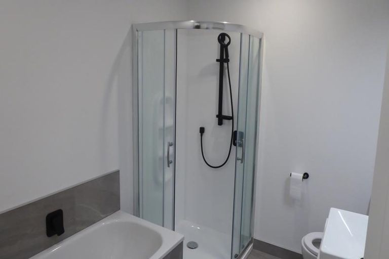 Photo of property in 4f Regent Street, Newtown, Wellington, 6021