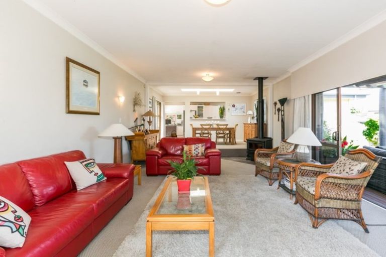 Photo of property in 52 Meeanee Road, Taradale, Napier, 4112