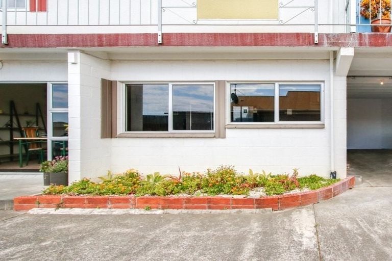 Photo of property in 6/8 Lee Road, Taradale, Napier, 4112