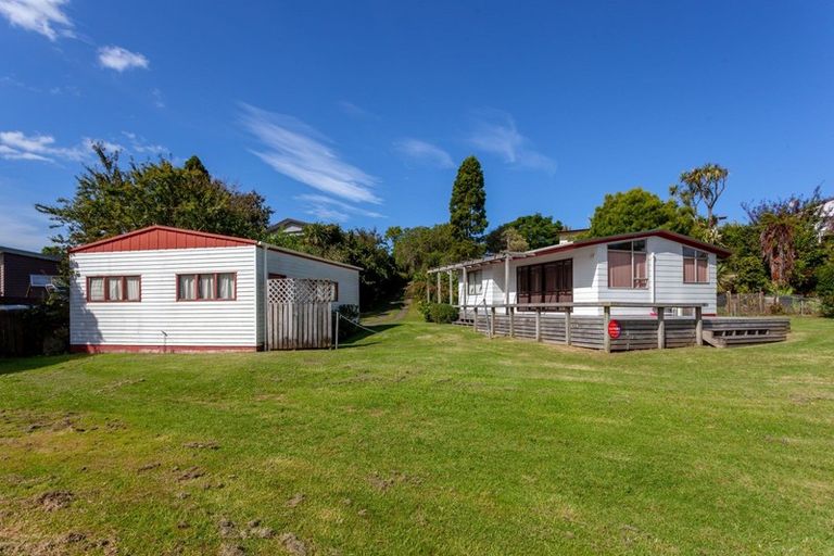 Photo of property in 18 Daphne Road, Tairua, 3508