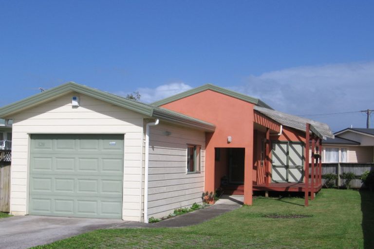 Photo of property in 2 Crockett Lane, Henderson, Auckland, 0610