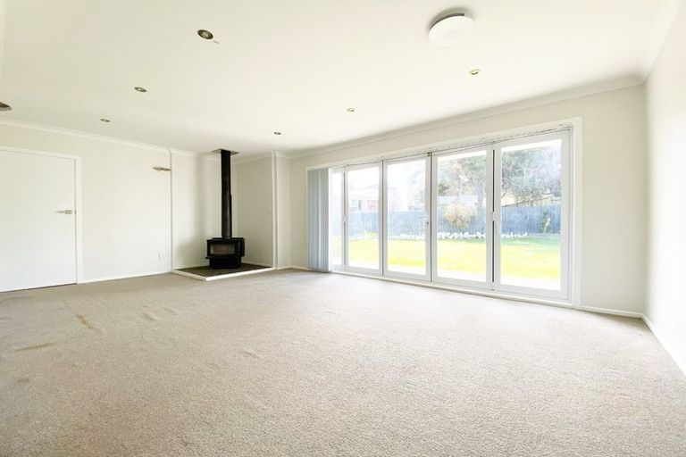 Photo of property in 18 Dellwood Avenue, Henderson, Auckland, 0612