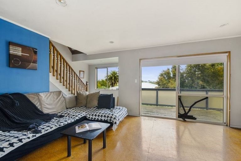 Photo of property in 2/66 Birkdale Road, Birkdale, Auckland, 0626