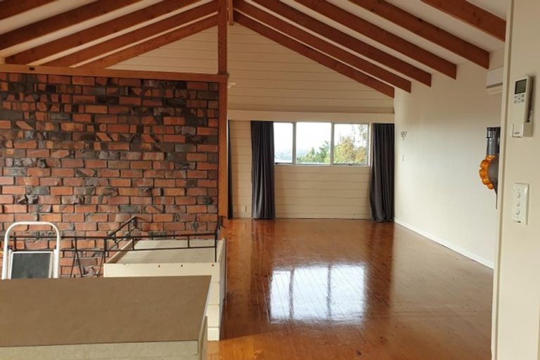 Photo of property in 85a Colwill Road, Massey, Auckland, 0614