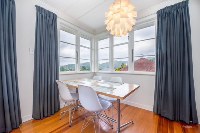 Photo of property in 10 Hill Grove, Naenae, Lower Hutt, 5011