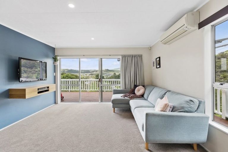 Photo of property in 17 The Sounding, Whitby, Porirua, 5024
