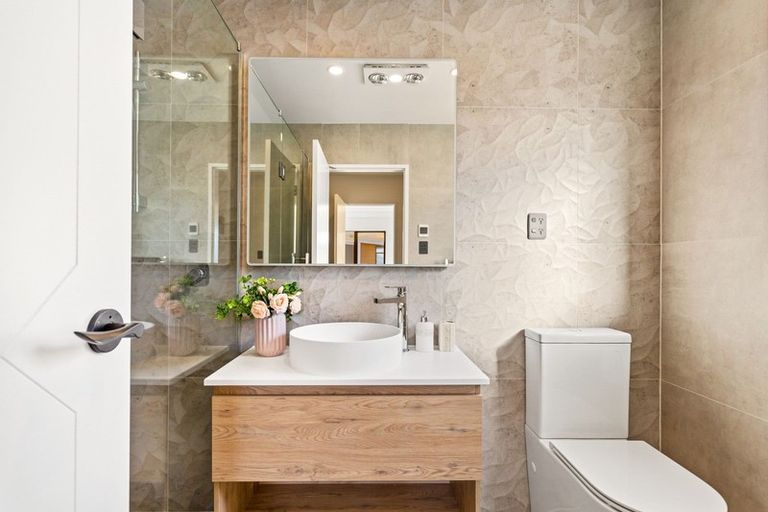 Photo of property in 5 Tai Crescent, Hobsonville, Auckland, 0616