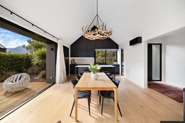 Photo of property in 1 Wanderer Lane, Jacks Point, Queenstown, 9371