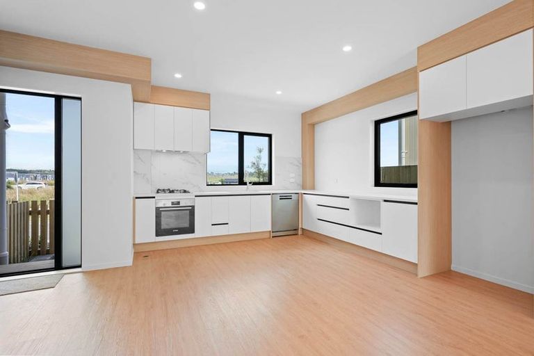Photo of property in 183 Henwood Road, Westgate, Auckland, 0814