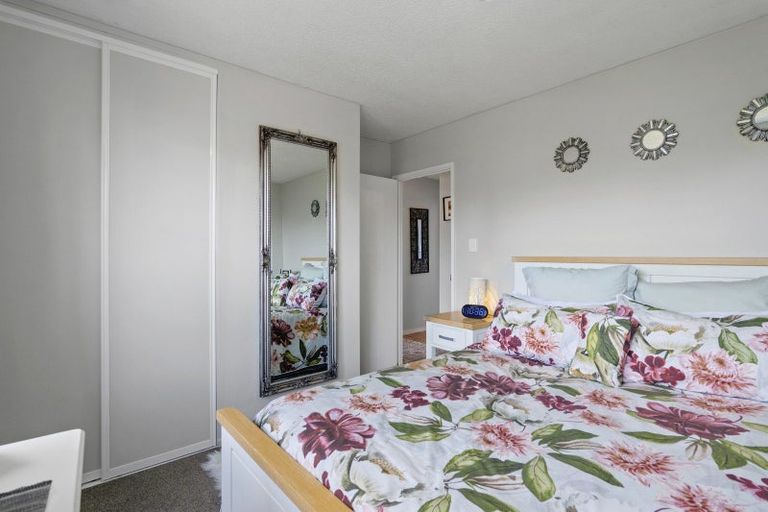 Photo of property in 2/62a Mackenzie Avenue, Woolston, Christchurch, 8023