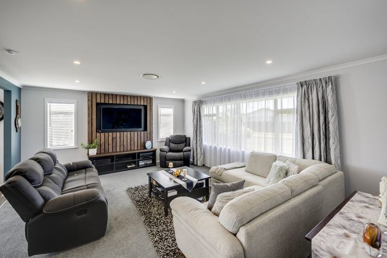Photo of property in 35 Holyrood Street, Taradale, Napier, 4112
